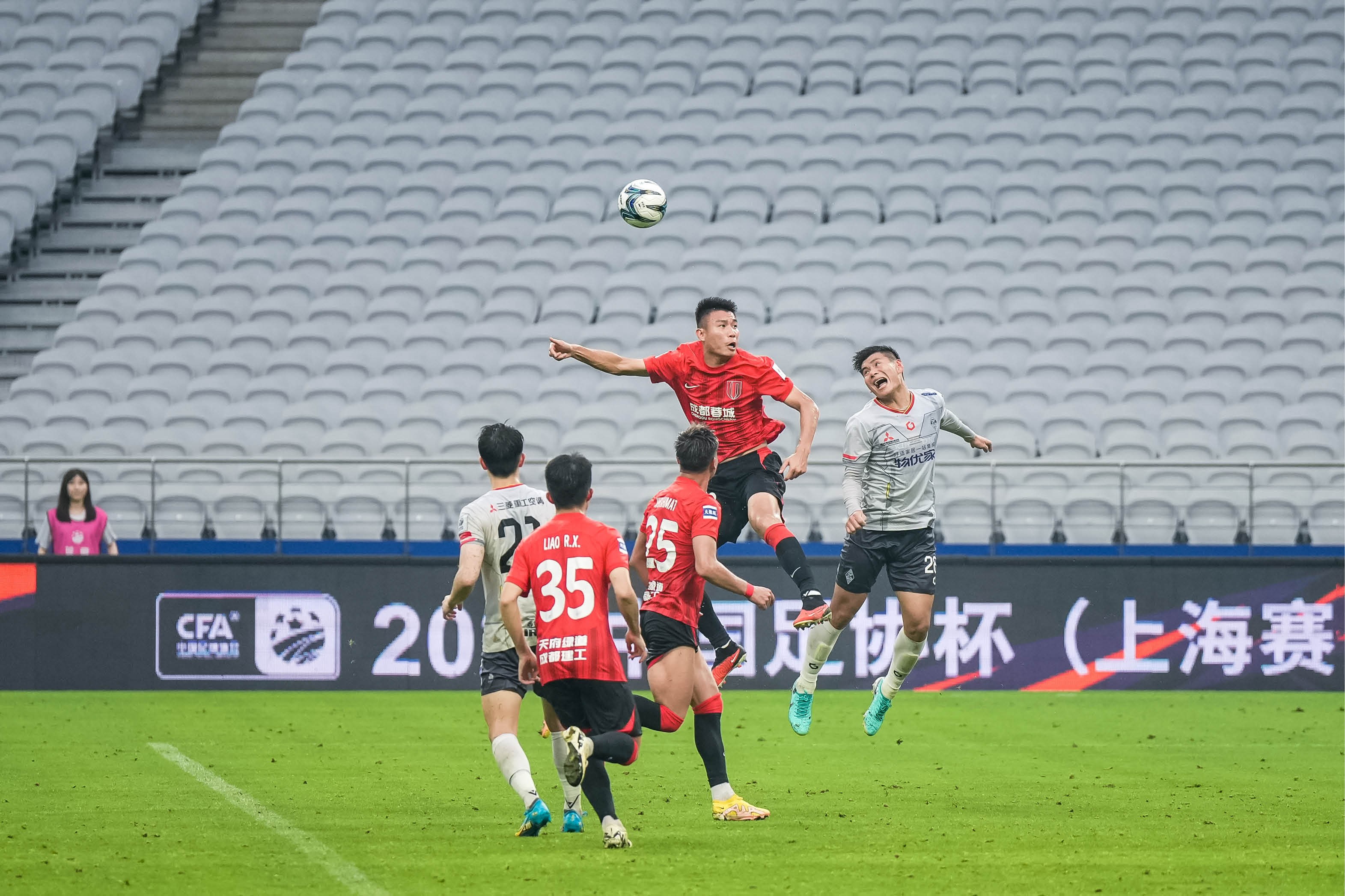 PG电子游戏-顶级球队角逐！足球联赛精彩不断的简单介绍